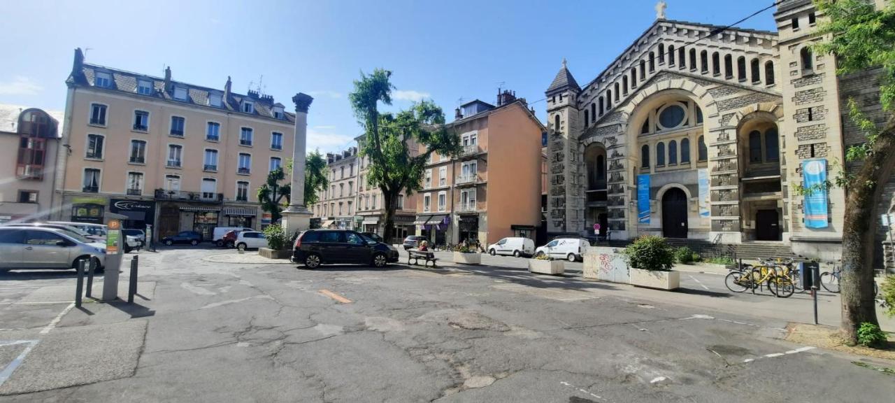 Cosy And Calm In Grenoble City Heart With Free And Large Parking Q-Park Chavant Екстер'єр фото